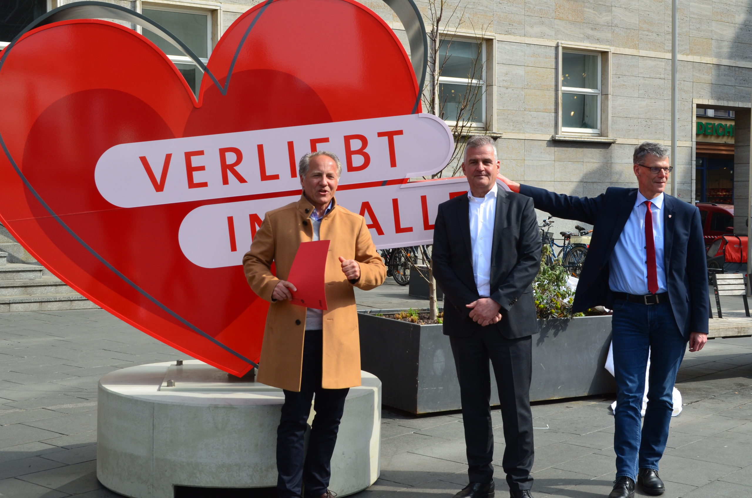 Enthüllung Verliebt in halle